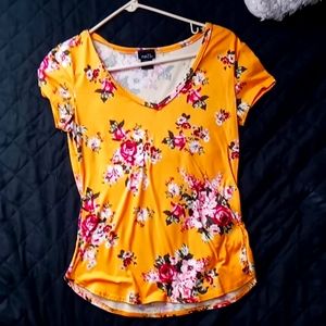 Women's Junior small shirt, rue21